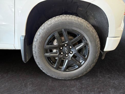 Used 2024 Chevrolet Silverado 1500 RST w/ Z71 Off-Road Package AWD/4WD image 28