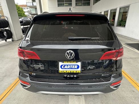 Used 2023 Volkswagen Taos SE w/ Panoramic Sunroof Package AWD/4WD image 5
