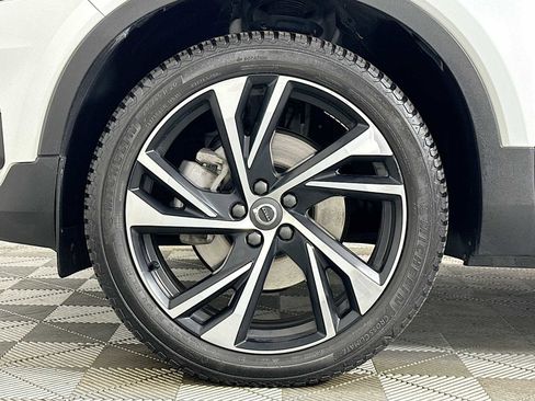 Used 2021 Volvo XC40 T5 R-Design image 30