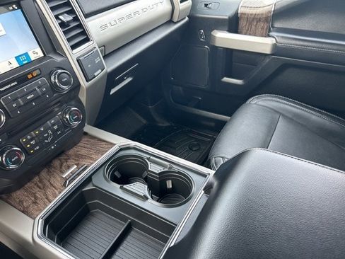 Used 2018 Ford F250 Lariat w/ Chrome Package image 26