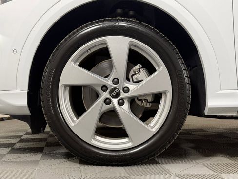 New 2025 Audi Q5 Prestige image 11