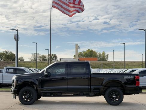 New 2026 Ford F350 Lariat w/ Black Appearance Package image 35