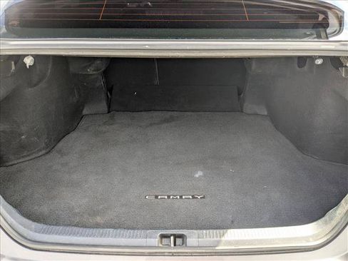 Used 2020 Toyota Camry SE w/ Carpet Mat Package FWD image 6
