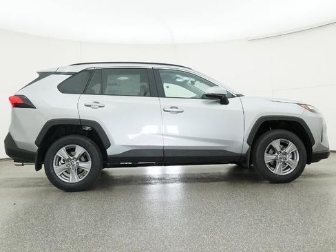 New 2025 Toyota RAV4 XLE image 27