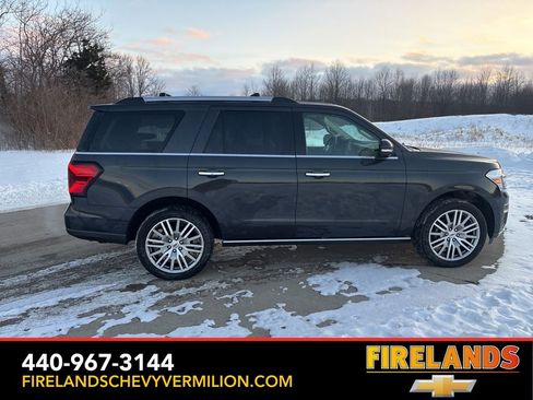 Used 2022 Ford Expedition Limited image 11