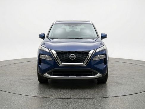 Used 2025 Nissan Rogue SV AWD/4WD image 2