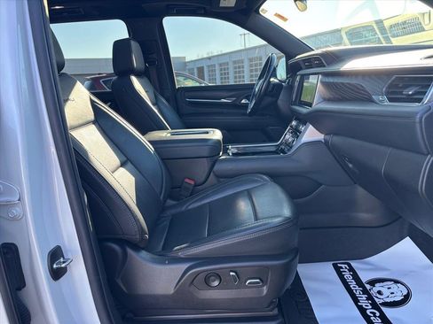Used 2022 GMC Yukon XL Denali image 16