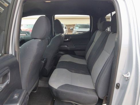 Used 2020 Toyota Tacoma TRD Off-Road w/ Technology Package AWD/4WD image 27