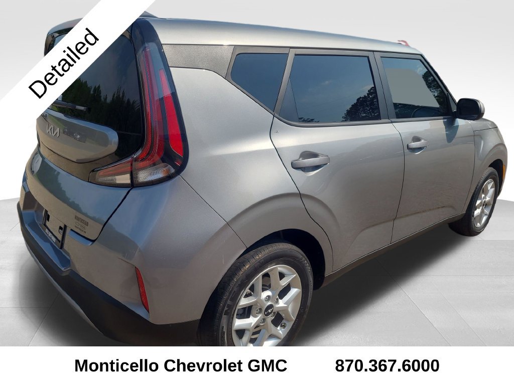 Used 2025 Kia Soul LX w/ LX Technology Package FWD image 7