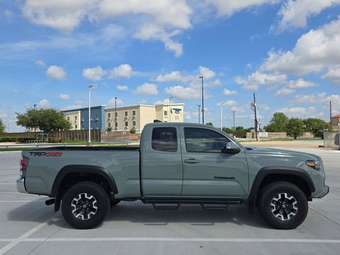 Used 2023 Toyota Tacoma TRD Off-Road AWD/4WD image 2