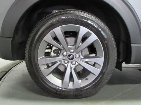 New 2026 Ford Explorer Active w/ Active Comfort Package AWD/4WD image 9