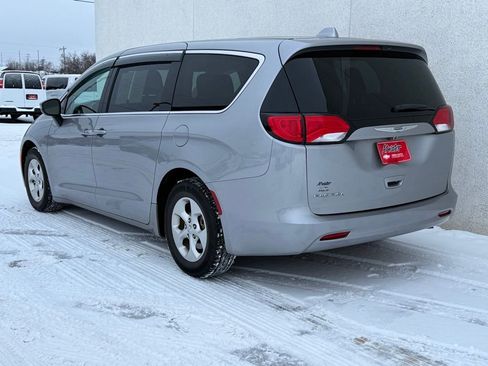 Used 2017 Chrysler Pacifica LX w/ Tire & Wheel Group image 3