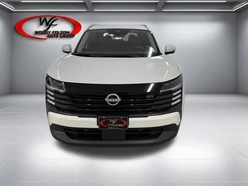 New 2025 Nissan Kicks SR image 2