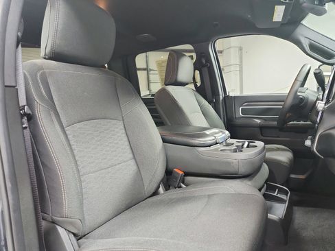 Used 2025 RAM 2500 Big Horn AWD/4WD image 40