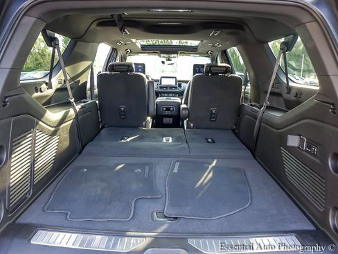 Used 2021 Chevrolet Suburban High Country AWD/4WD image 25