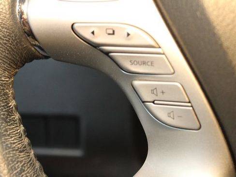 Used 2018 Nissan Murano SV AWD/4WD image 17