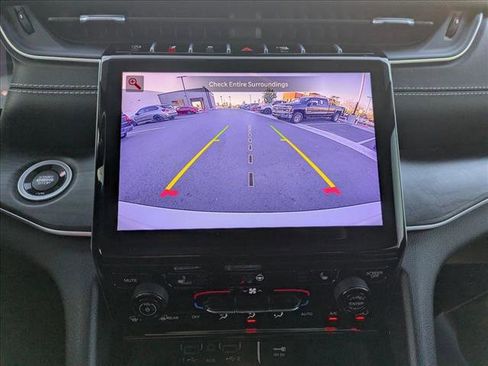 Used 2022 Jeep Grand Cherokee L Limited image 15