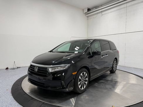 Used 2023 Honda Odyssey EX-L image 3