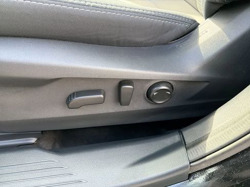 Used 2025 Subaru Outback Premium image 22