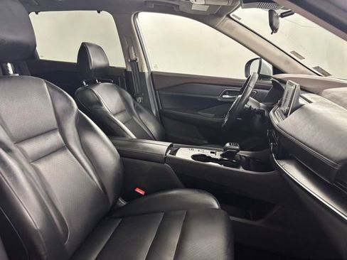 Used 2021 Nissan Rogue SV w/ Premium Package image 17