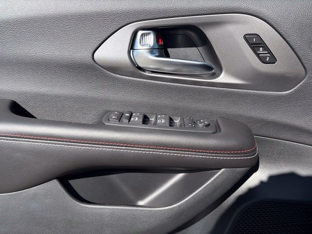 New 2027 Chrysler Pacifica Select FWD image 21