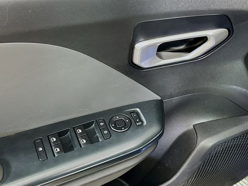Used 2025 Kia K4 FWD image 15