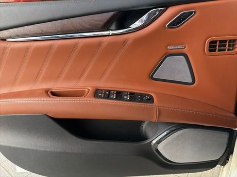 Used 2022 Maserati Quattroporte Modena image 21