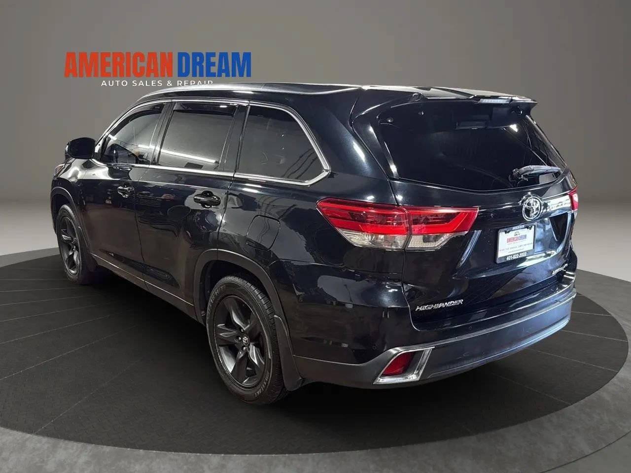 Used 2018 Toyota Highlander Limited Platinum AWD/4WD image 3
