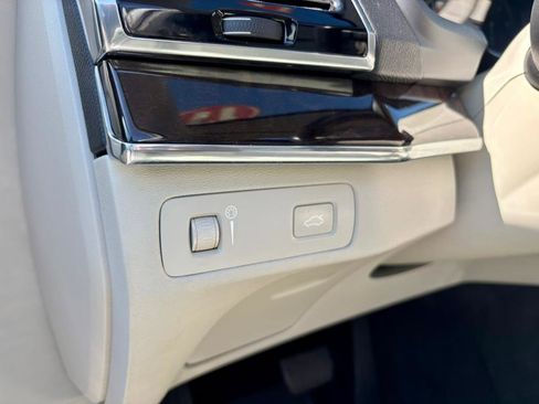 Used 2017 Volvo XC90 T6 Momentum w/ Vision Package image 25