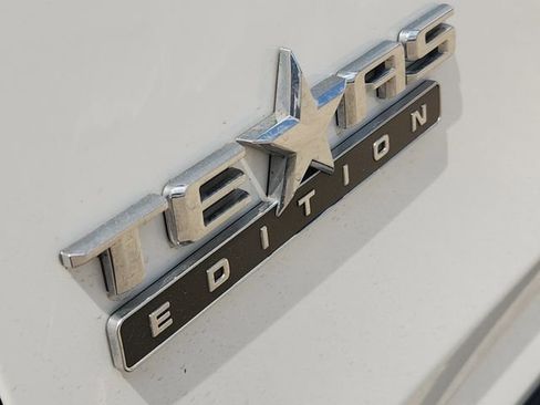 Used 2023 Chevrolet Tahoe LT w/ LT Signature Package image 12