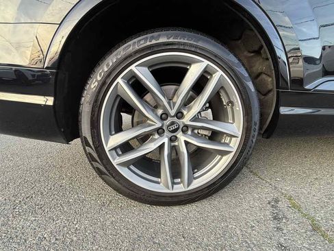 Used 2018 Audi Q7 3.0T Prestige w/ Prestige Package image 31