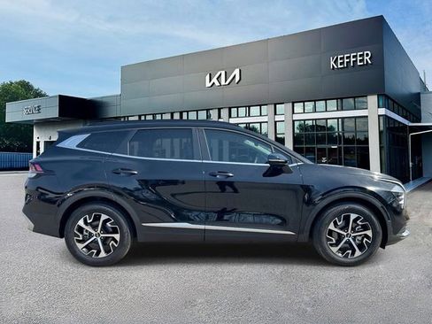 Certified 2025 Kia Sportage EX w/ Premium Package image 9