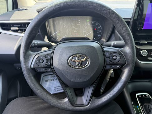 Certified 2025 Toyota Corolla LE FWD image 6