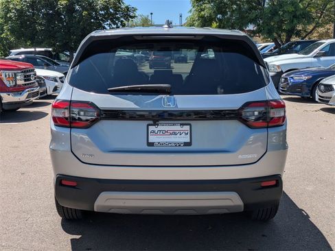 Used 2025 Honda Pilot EX-L image 5