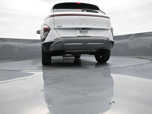 Certified 2024 Hyundai Kona Limited AWD/4WD image 33