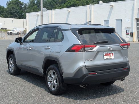 Used 2024 Toyota RAV4 XLE FWD image 6