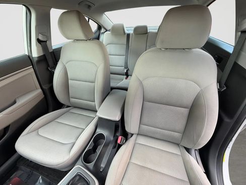 Used 2018 Hyundai Elantra SE FWD image 13