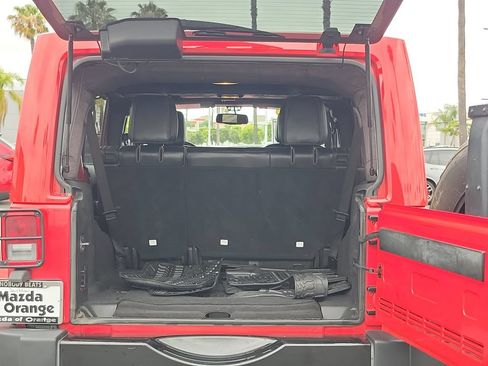 Used 2018 Jeep Wrangler Unlimited Sahara AWD/4WD image 22
