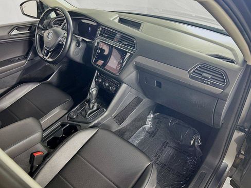 Used 2019 Volkswagen Tiguan SEL AWD/4WD image 29