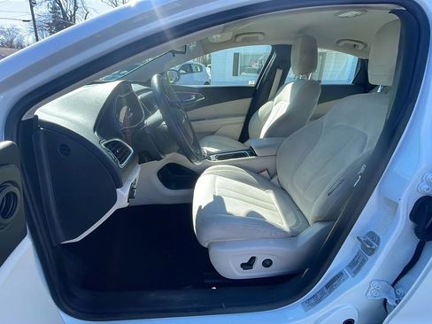 Used 2015 Chrysler 200 Limited w/ Convenience Group FWD image 10