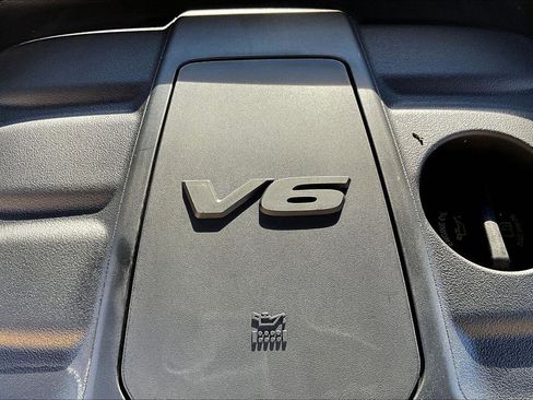 Certified 2021 Jeep Grand Cherokee Laredo X image 35