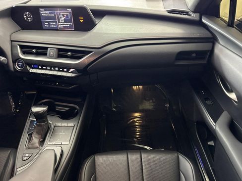 Used 2019 Lexus UX 250h F Sport AWD/4WD image 29