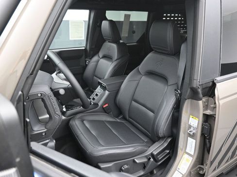 New 2025 Ford Bronco Badlands image 8