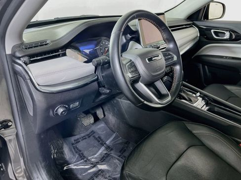 Used 2022 Jeep Compass Limited w/ Sun and Sound Group AWD/4WD image 9