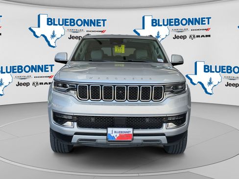 Used 2022 Jeep Wagoneer Series II w/ Convenience Group I AWD/4WD image 2