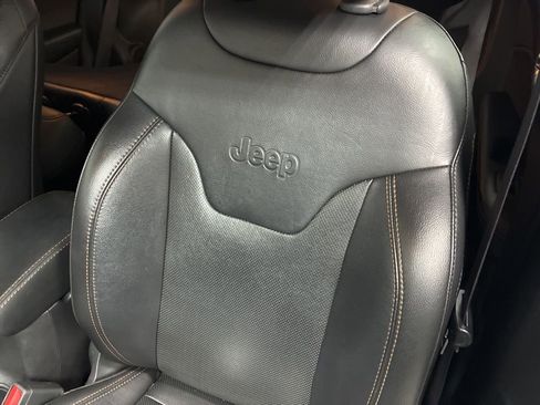 Used 2019 Jeep Compass Limited w/ Premium Lighting Group image 24