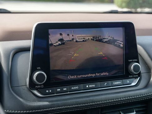 Used 2023 Nissan Rogue S FWD image 21