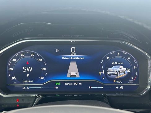 Used 2025 Chevrolet Silverado 1500 LT image 23