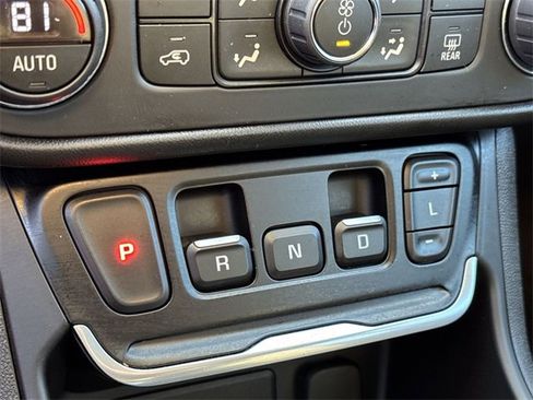 Used 2021 GMC Terrain SLE w/ Driver Convenience Package image 13