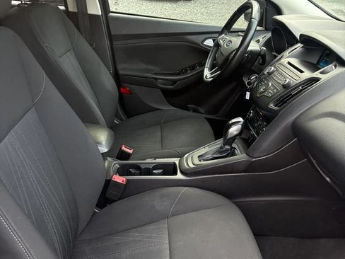 Used 2015 Ford Focus SE w/ SE Sport Package FWD image 31